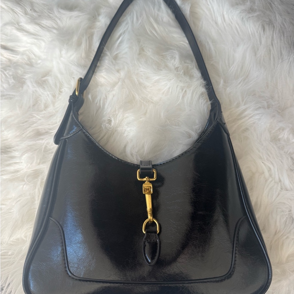 Elegant Black Leather Shoulder Bag